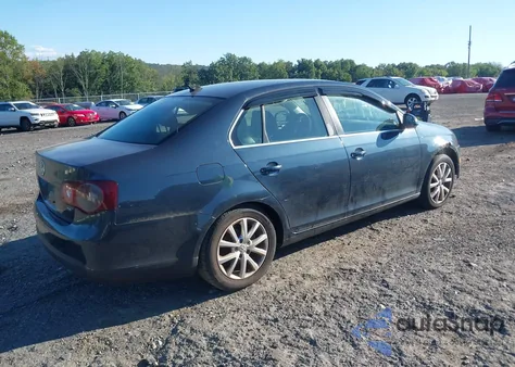 2010 Volkswagen Jetta Se z USA, uszkodzony, nr VIN 3VWRZ7AJXAM023844